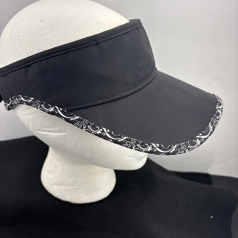 Callaway Ladies Golf Visor Black Adjustable Hook & Loop White Paisley Trim